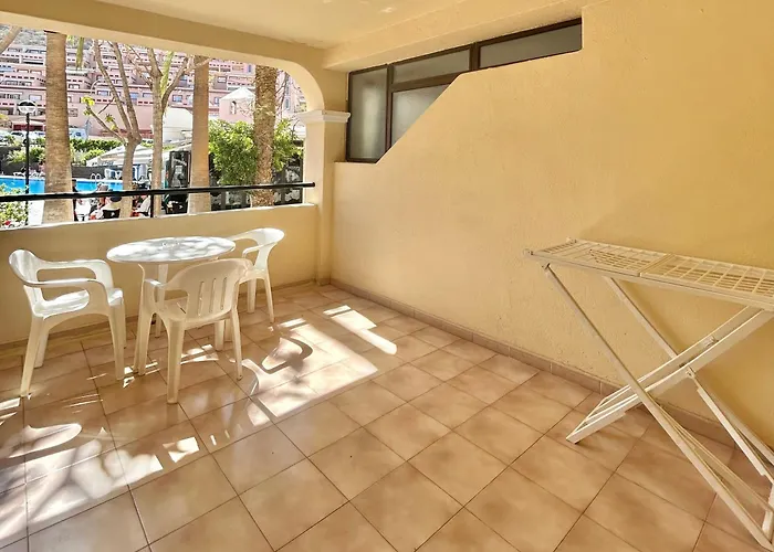 Studio In Castle Harbour With Pool Viewc001 *